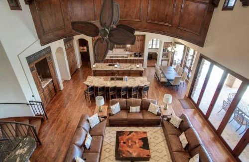 Pinnacle Peak Maison | HoZho West Estate