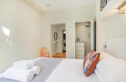 West Kensington Appartement | HR2 - Charming 1-Bed near Holland Park - by Short Stories London