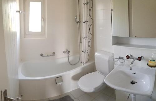 Mattenhof-Weissenbuhl Appartement | HSH Weber - 2 Bedroom Suite Apartment with Office, Salon and Kitchen in Bern by HSH Hotel Serviced Home