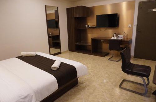 Chittoor Hôtel | HSM Grand Inn, Chittoor