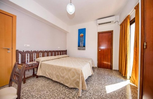 Santa Eulalia del Rio Hôtel | HST-STASEU-DB Double Room (3 Guests) - Central Holiday Rooms and Apartment 5 min to the beach