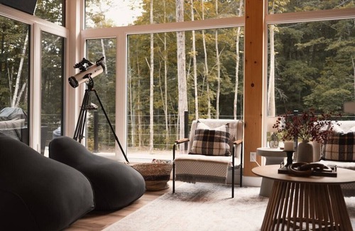 Amherst Chalet De Ski | Hubble Tremblant · Starry Tremblant l Design View Spa Lake Beach