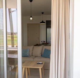 Larnaca Appartement | Hubstay - Tamara Gardens Suite with Swimming Pool