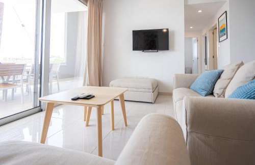 Larnaca Appartement | Hubstay - Tamara Gardens Suite with Swimming Pool