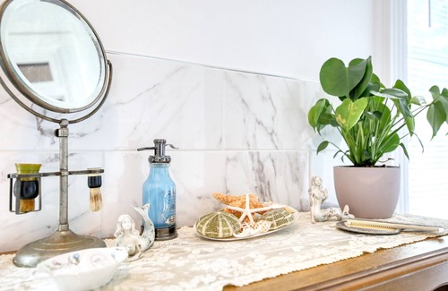 Toms River Lit Et Petit-Déjeuner | Huddy House Bed & Breakfast offers a charming escape to an era gone by