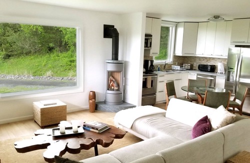 Hudson Maison | Hudson River / Catskill Mtn Vues 2 Bdrm contemporain, Hudson NY