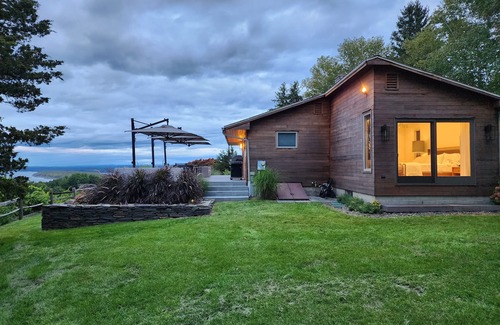 Hudson Maison | Hudson River / Catskill Mtn Vues 2 Bdrm contemporain, Hudson NY