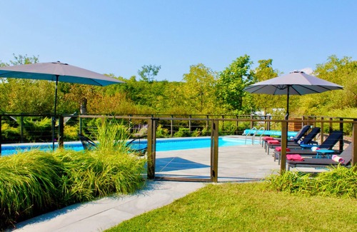 Catskill Maison | River, Beach, Pool, Hot Tub, Treehouse!