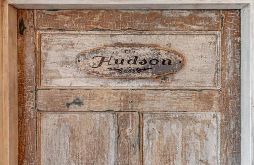 Waco Maison | Hudson upstairs suite - The Mohawk Valley House