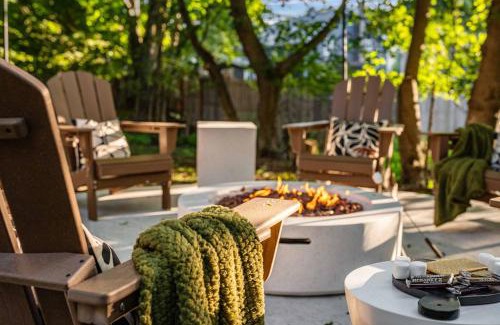 Philmont Maison | Hudson Valley Hot Tub Sauna Fire Pit Games