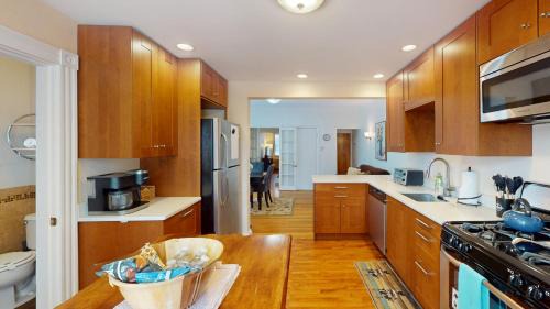 North Cambridge Maison | Huge 2 Bed, 2 Baths, Harvard, Porter Davis Sq
