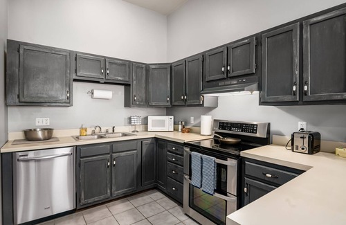 Short North Copropriété | Huge 2 BR Convention Center Condo by Short North + Downtown+ North Market