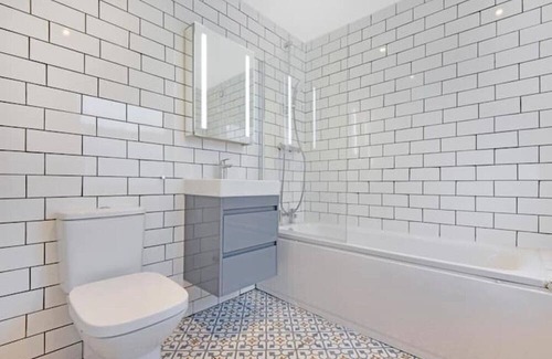 Higham Hill Maison | Huge 3 Bedroom House in London E17