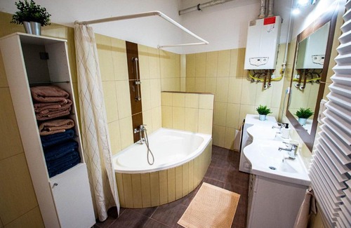Jozsefvaros Appartement | Huge 5 rooms Apartment in Budapest city center
