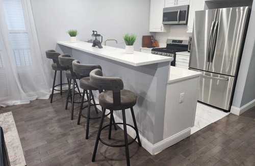 Newark Maison | Huge 5BR in Best Location ~ 25 Min to NYC