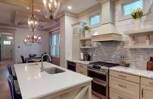 Prospect Maison | Huge and Contemporary Norton Commons House!