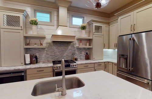 Prospect Maison | Huge and Contemporary Norton Commons House!
