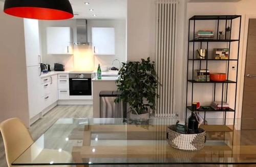 Margate Appartement | Huge Apartment 5 mins from the Beach with Free Gated Parking