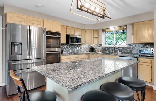 Northwest Arvada Maison | Huge Arvada Retreat! Great quiet neighborhood!