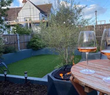Leigh-on-Sea Maison | Huge Beach house -Seaview balcony-perfect location Pass the Keys