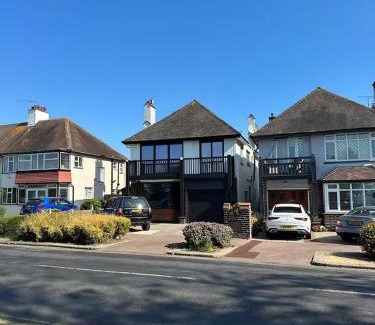 Leigh-on-Sea Maison | Huge Beach house -Seaview balcony-perfect location Pass the Keys
