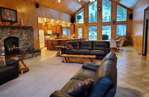 Mountain Home Cabine | Huge Cabin - Great for Families and Group