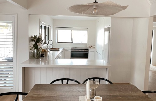 Mount Maunganui Maison | Huge Family Retreat with Pool and Cinema - 4 mins from the beach