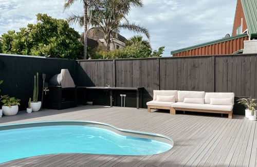 Mount Maunganui Maison | Huge Family Retreat with Pool and Cinema - 4 mins from the beach