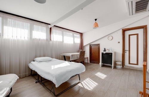 Cekirge Mahallesi Maison | Huge Hotel Room w Shared Terrace in Bursa