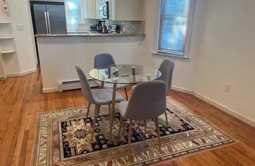 Linden Maison | Huge house by NWK Airport and 20 mins to NYC