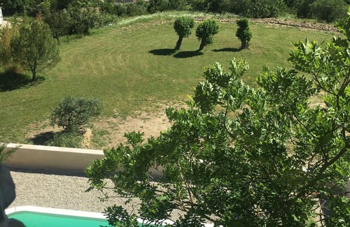 Uzer Maison | Fort médiéval, Ardèche méridionale avec gîte loft appartement