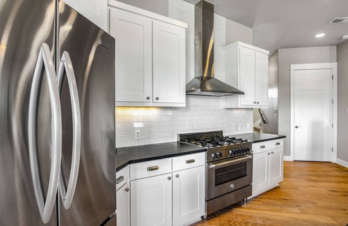 Spicewood Villa | Huge luxury villa with lake views, outdoor kitchen, alfresco patio, bunk room