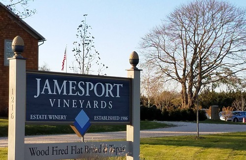 Jamesport Maison | Huge Modern Jamesport Home with Decks & Balconies Near Beaches & Wineries!