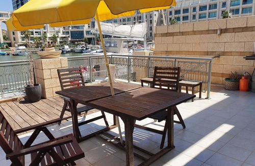 Herzliya Pituach Appartement | Huge patio apt in Herzlia