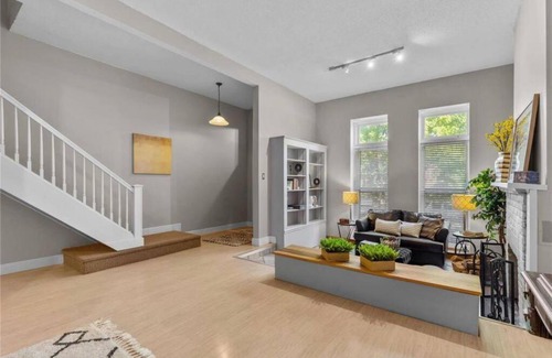 Lafayette Square Maison | Huge Victorian Home in Historic Lafayette Square