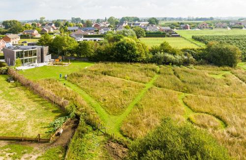 Herk-de-Stad Villa | Huis van Hout - architectenwoning met grote panorama tuin - design hot tub optioneel