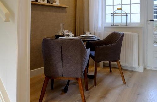 Franeker Maison | Huisje aan de gracht