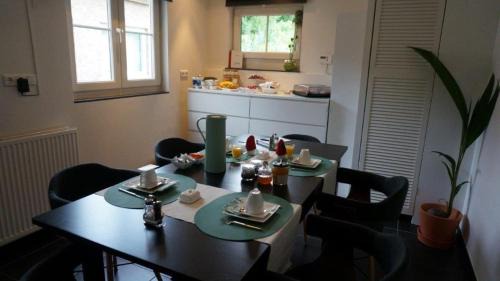 Eijsden Lit Et Petit-Déjeuner | Huize Mesch