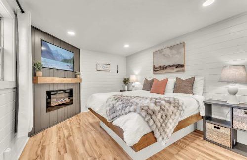 Bryant Maison | Hummingbird Cabin with a private hot tub