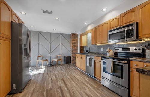 San Luis Maison | HUMMINGBIRD HAUS \ 6 Bedrooms \ Mid-Century \ 2-Unit Home \ 2 Kitchens