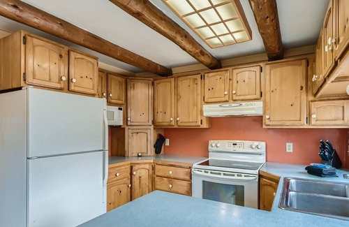 Silverthorne Cabine | Hummingbird Haus | Rustic Retreat