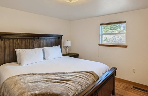 Silverthorne Cabine | Hummingbird Haus | Rustic Retreat