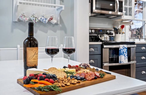Windham Maison | Hummingbird Hollow: 4BR, Lakefront, Private Beach