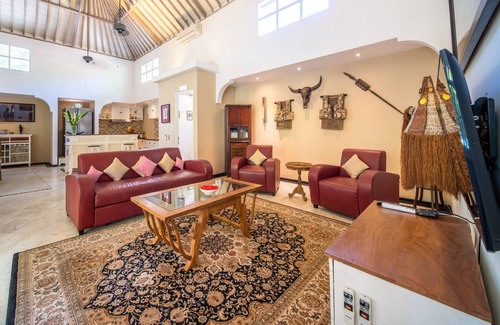 Candi Dasa Villa | New! 2 BR Villa, private access to beach