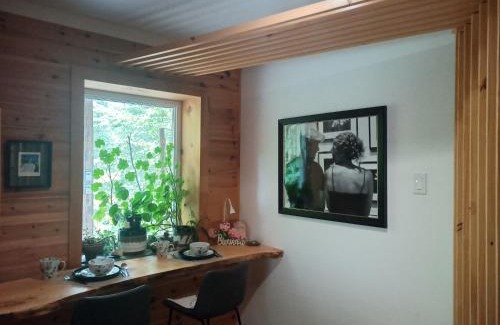 Potton Appartement | Hummingbird Room - Modern & Cozy with Bistro Area