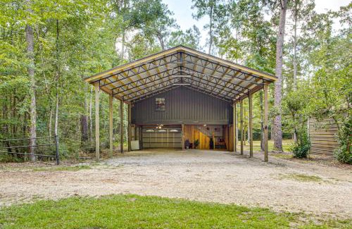 Folsom Appartement | Hunt, Fish and Explore Tranquil Hideaway in Folsom!
