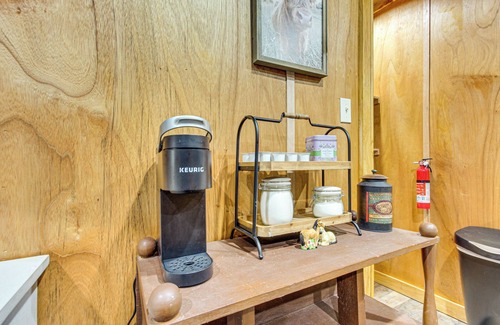 Folsom Appartement | Hunt, Fish & Explore: Tranquil Hideaway in Folsom!