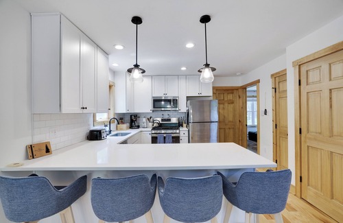 Albrightsville Maison | Hunt Hideaway, 4bd 3ba sleeps 12, hot tub, 85” TV, arcades!