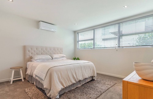 Whangamata Maison | Hunt Road_whangamata - Spacious Home Overlooking the Beach & Harbour Entry