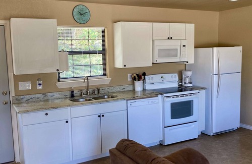 Concan Cabine | Hunter's Ridge Cabins - 2